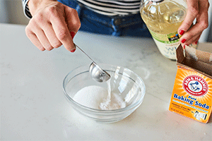Vinegar and Baking Soda Solution